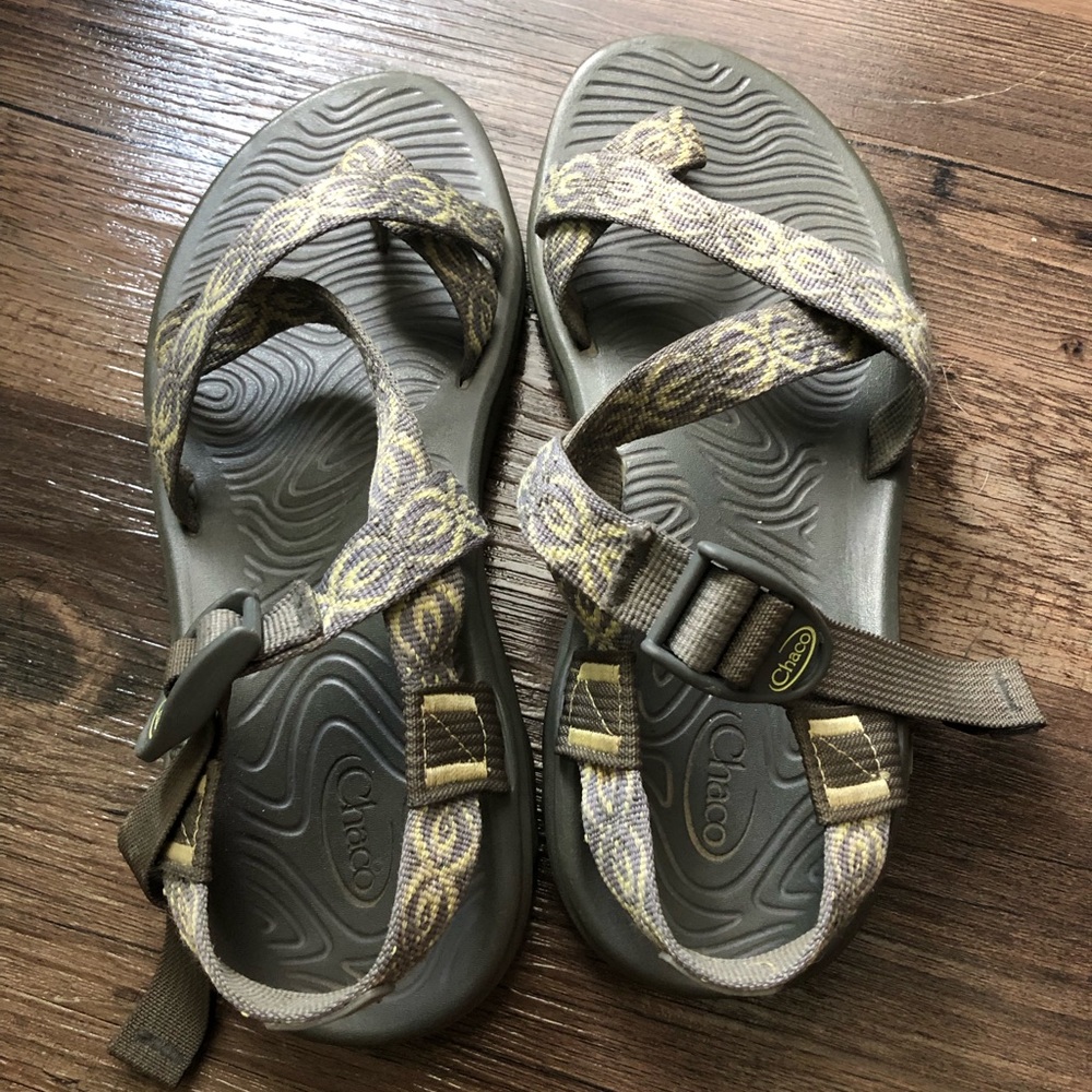 Chacos Size 9